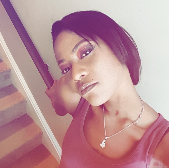 Meet your Posher, Joyce - Picture 1 of 1